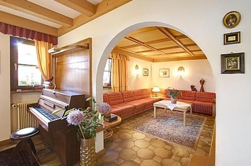 Panorama Garni Ingrid Hotel Dobbiaco Exterior photo