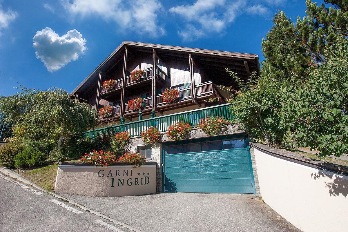 Panorama Garni Ingrid Hotel Dobbiaco Exterior photo